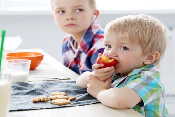 تغذیه تکمیلی کودکان بعد از یک سالگی + اصول اساسی