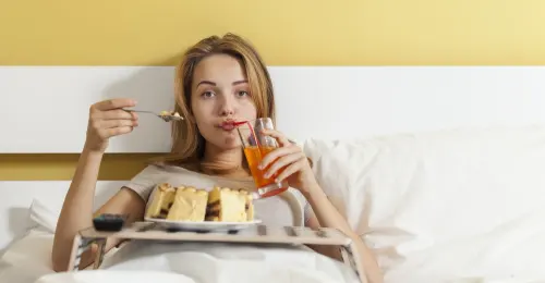 4 علت گرسنگی قبل خواب⁉️ [چرا نصفه شب گرسنه می شویم]